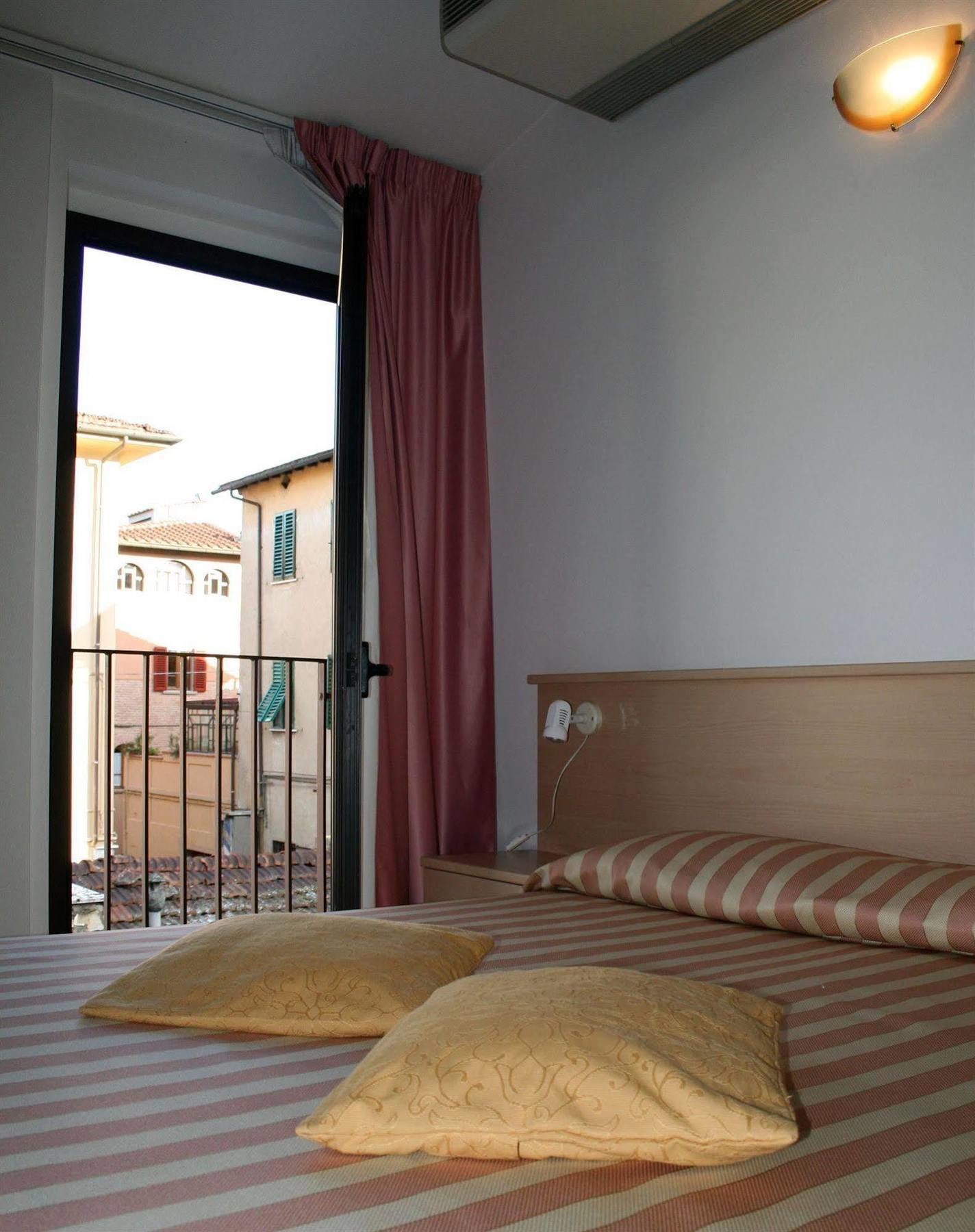 Aparthotel Residenza San Giovanni à San Giovanni Valdarno Extérieur photo